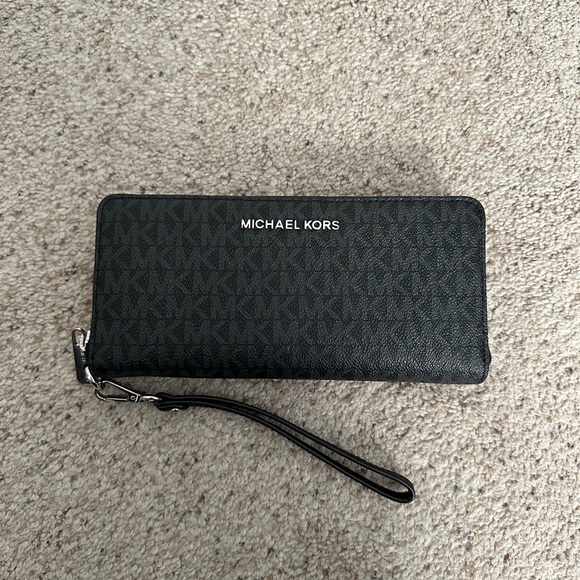 Black Michael Kors Wallet - Picture 1 of 5